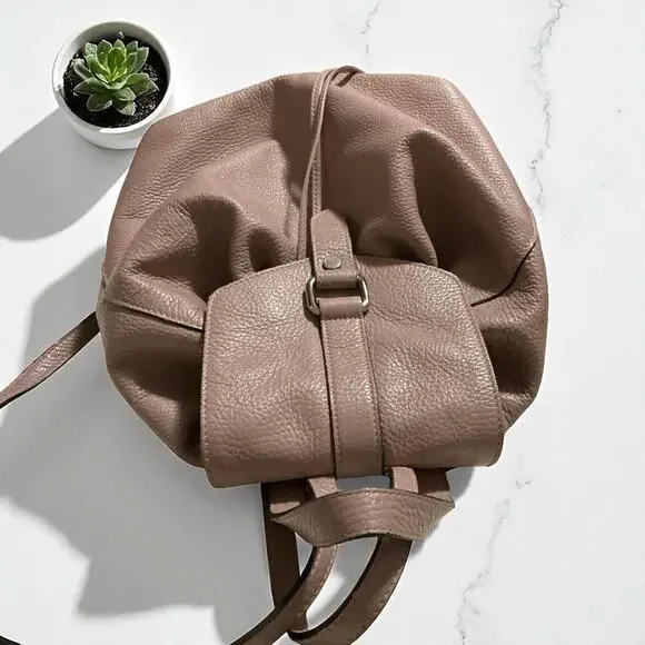 A. Bellucci Genuine Leather Backpack Light Rose Dusty Pink Made in Italy A. Bellucci Genuine Leather Backpack Light Rose Dusty Pink Made in Italy